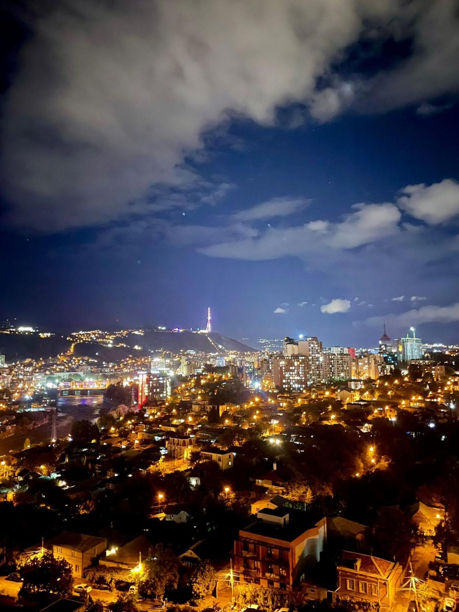 Cozy 1-Bedroom Unit In Tbilisi, With Amazing View Buitenkant foto
